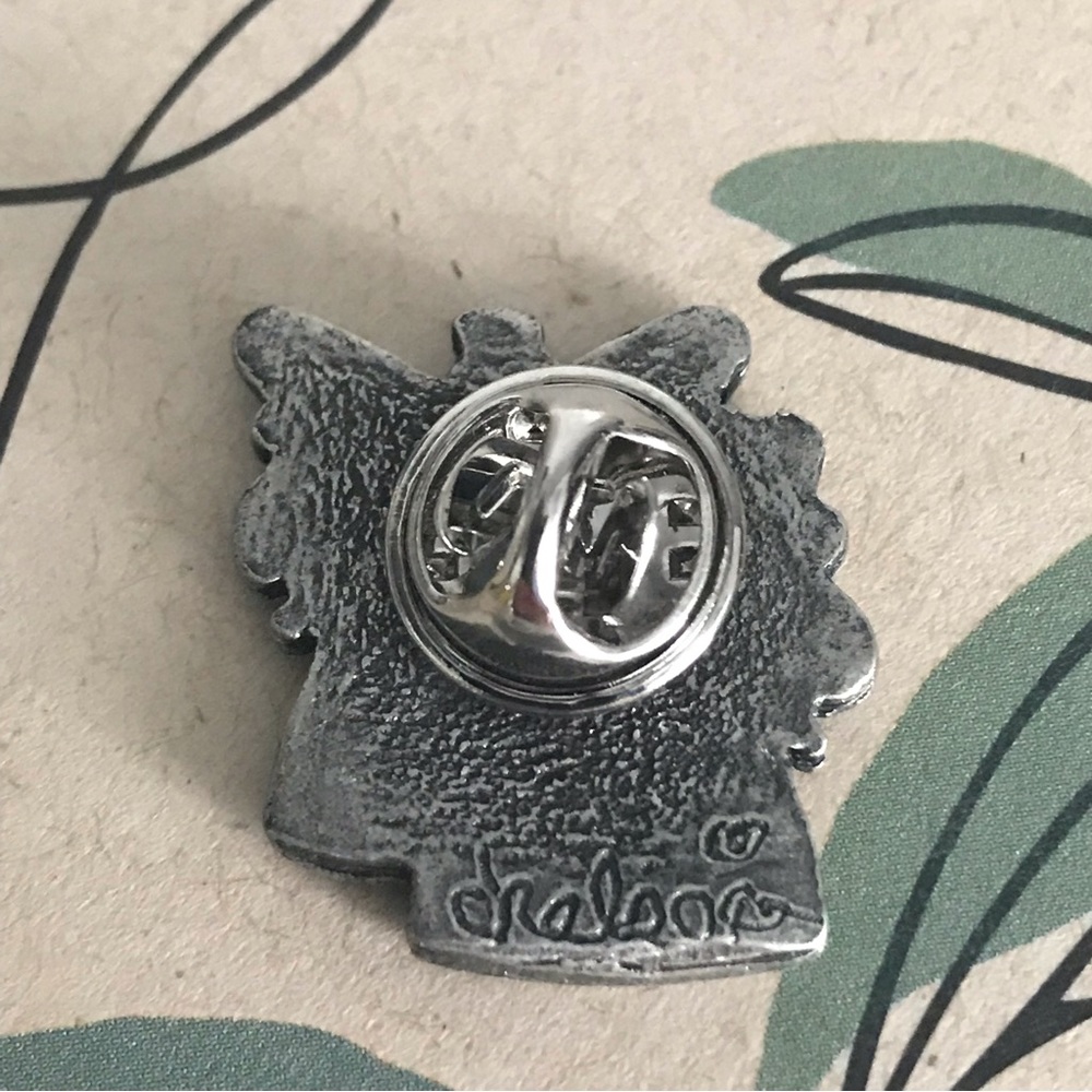 ✨Sold✨4/$20 Vintage Chelsea Pewter Angel Push Back Pin Silver In Colour - Picture 3 of 7